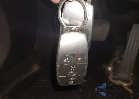 2020 Mercedes-Benz C 300 from USA, damaged, VIN WDDWF8DB9LR558681